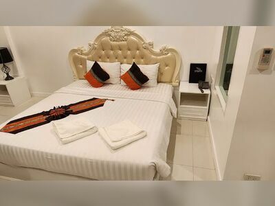 White House Hotel in Tak