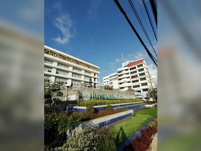 Somdej Phrachao Taksin Maharaj Hospital