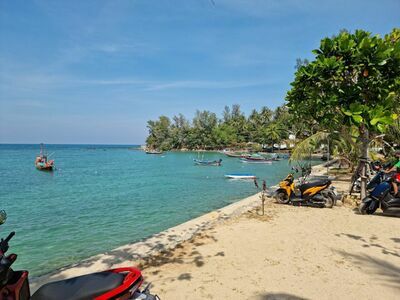 Mae Haad Beach