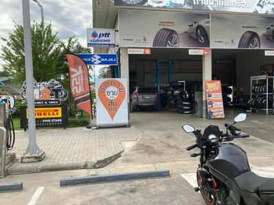 M2T Helmets & Tires
