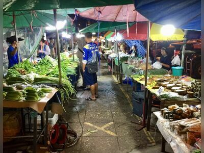 Charoensri Night Market