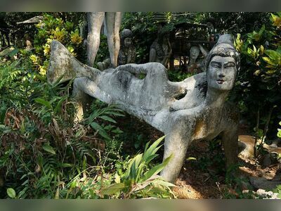 Somchai's Love Garden