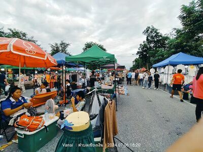 Taksin Central Market