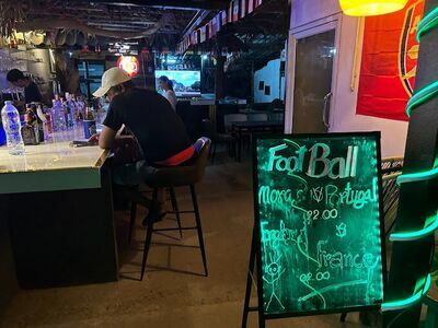 Buddies Bar & Restaurant