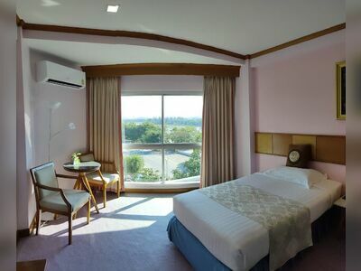 Viang Tak Riverside Hotel