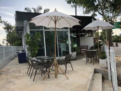 Daddy Bar & Bistro