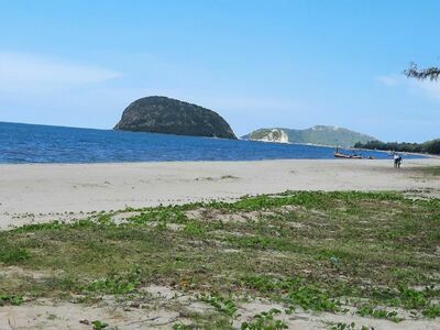 Sam Roi Yot Beach