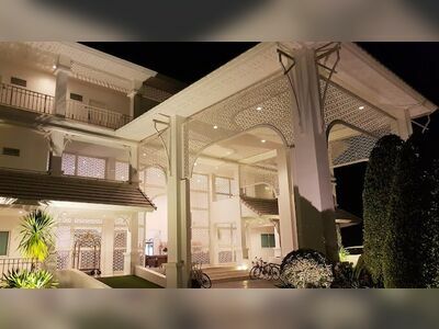 White House Hotel in Tak