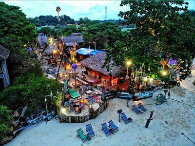 Sea La Vie Bar