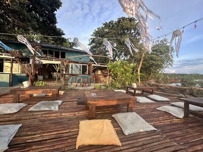 Banana Sunset Bar