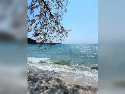 Khlong Han Beach