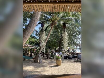 Baanyai Beach Bar