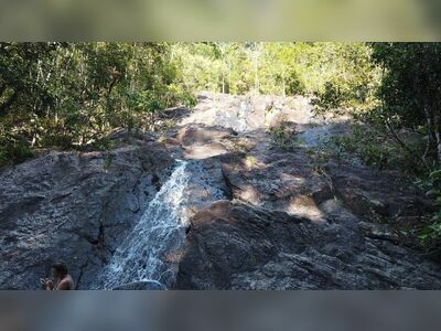 Than Song Praeng Waterfall