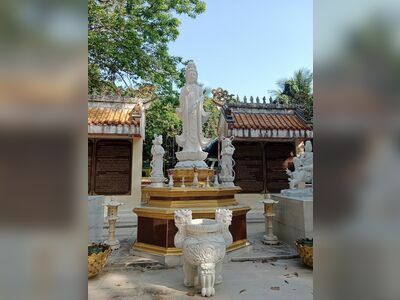 Wat Pa Saeng Tham