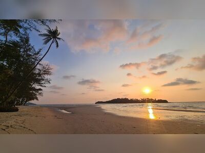 Secret Sunset Beach