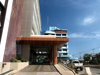 Somdej Phrachao Taksin Maharaj Hospital
