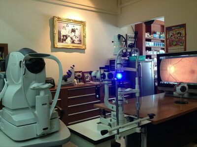Dr. Phayatch Eye Clinic