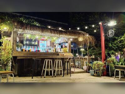 Baan Mai Market