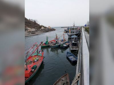 Khao Takiab Pier