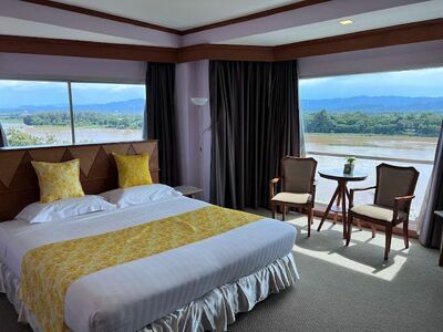 Viang Tak Riverside Hotel