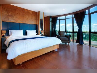 Vince Sakon Hotel