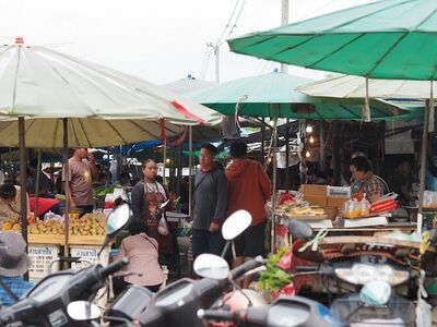 Taksin Central Market
