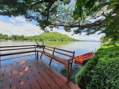 Riverside Park Tak Restaurant