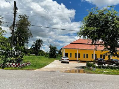 Khai Kritsiriwora Hospital