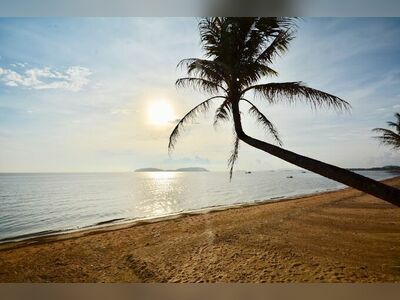 Pharadonphap Beach