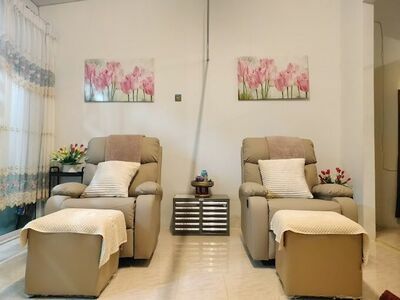 Tulips Massage