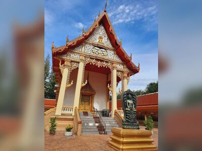 Wat Tham Phru Takian