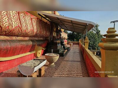 Wat Khao Chedi Wisai Tri Rattanaram