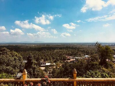 Wat Khao Chedi Wisai Tri Rattanaram