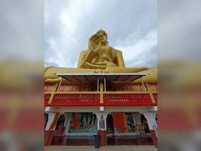 Wat Khao Chedi Wisai Tri Rattanaram