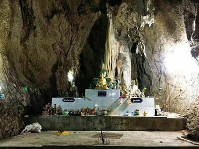 Wat Tham Pong Pang