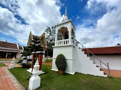 Wat Phra Borommathat Sawi