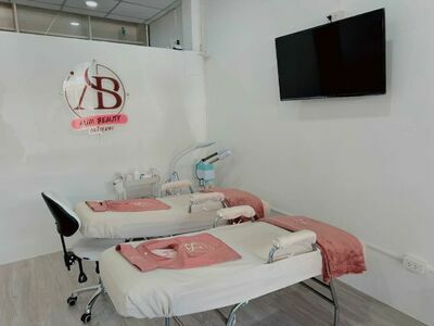 Aum Beauty Chumphon – Acne & Skincare Specialist