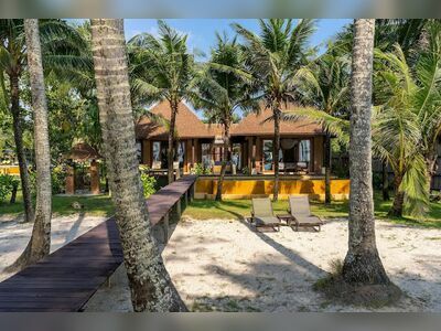 High Season Pool Villa & Spa