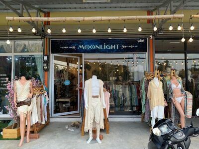 Moonlight Clothes Store
