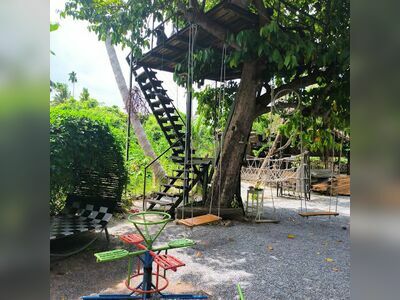 Garden house in the city Cafe' Garden Home & Restaurant