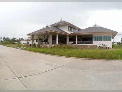 Chaloem Phra Kiat Hospital