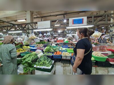 Municipality Market Tha Sak
