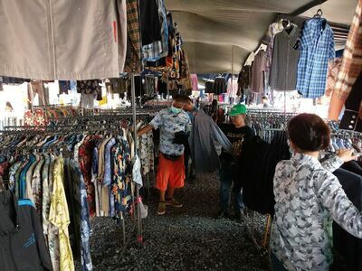 Saturday Market Khlang