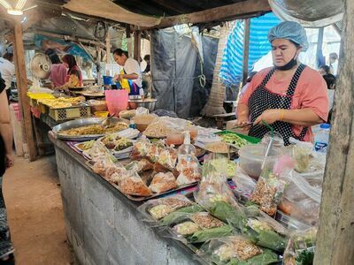 Saturday Market Khlang