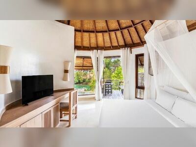 Aana Resort & Spa