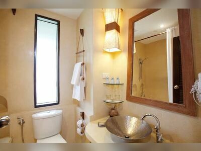 Aana Resort & Spa