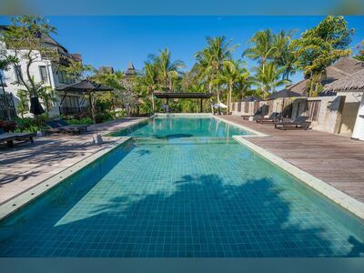 Aana Resort & Spa