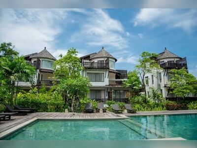 Aana Resort & Spa