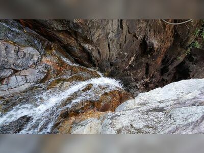 Khlong Phlu Waterfall