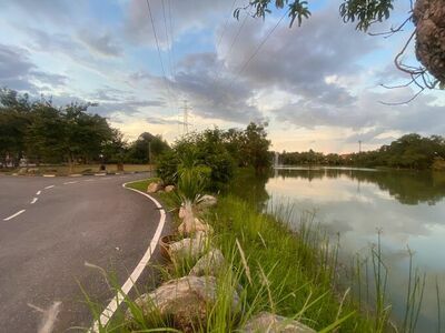 Chaloem Phrakiat Rama IX Public Park (Prom Na Nakhon Uthit)